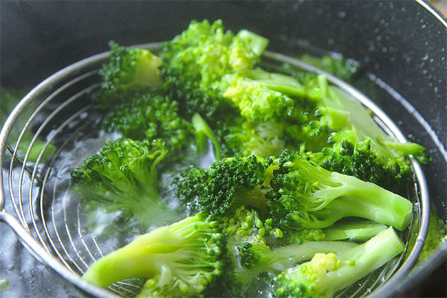 chần rau loại bỏ thuốc trừ sau